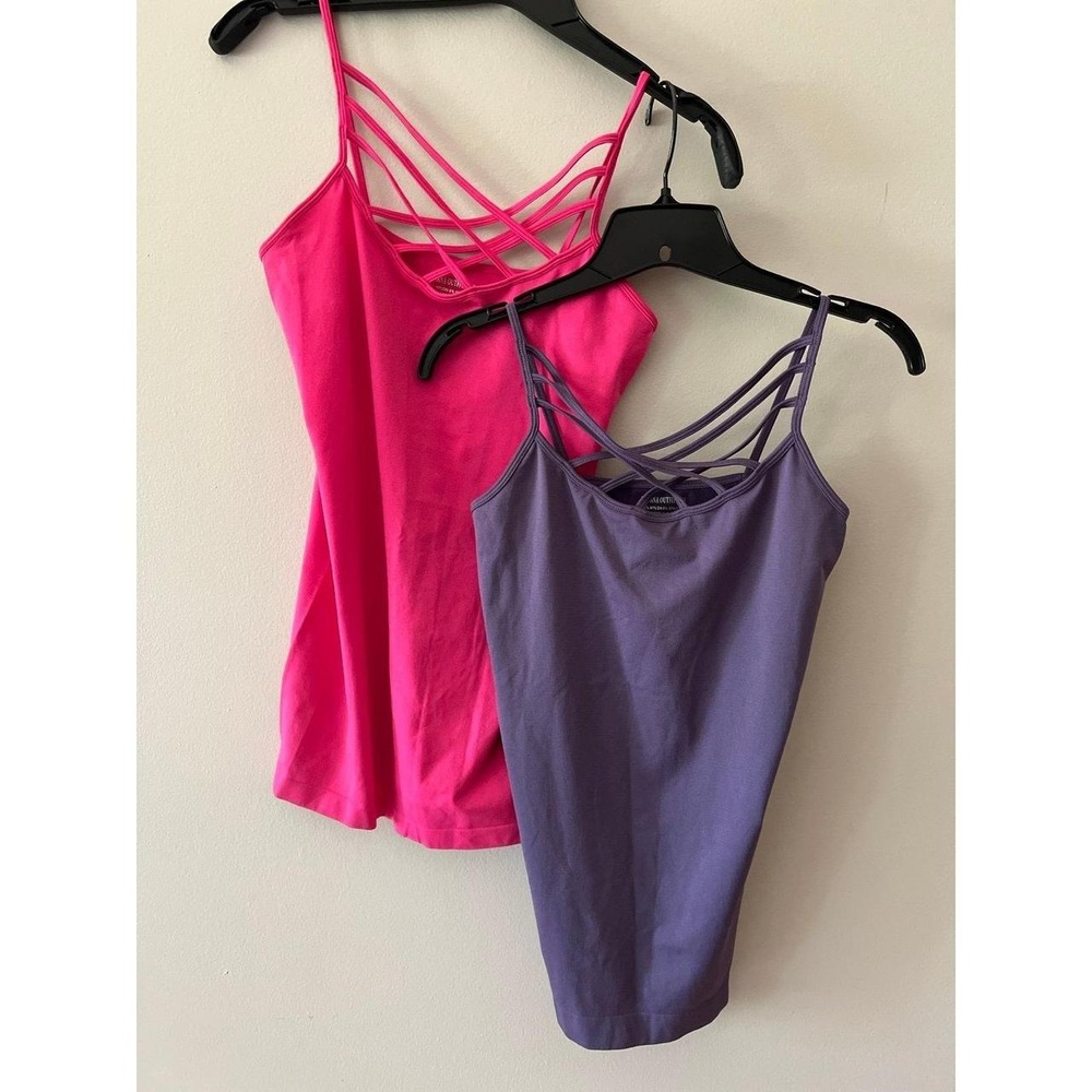 Zenana Outfitters Seamless Camisole Tank Tops Lot of 2 L/XL